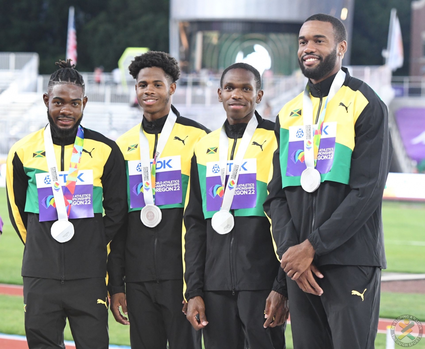 4x400M Men World Championship Silver Medalists