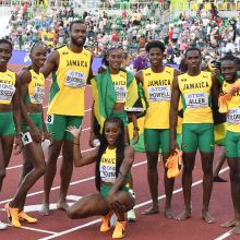 4x400M Men & Women Silver Medalists - All Together