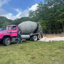 Pinky the Truck - Getting Ready to Pour